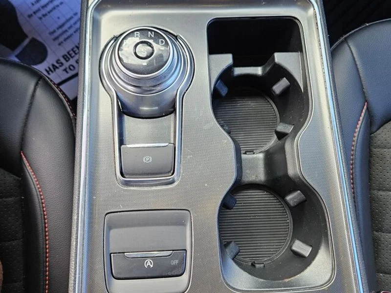 Used 2024 Agate Black Metallic Ford ST-Line image 19