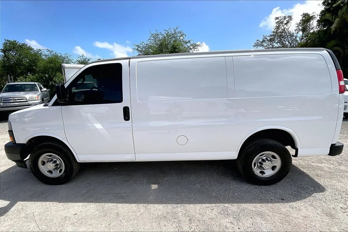 Used 2023  Chevrolet RWD 2500 Regular Wheelbase WT image 16