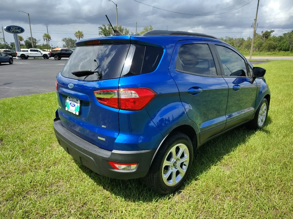 Used 2019 Lightning Blue Metallic Ford SE image 7
