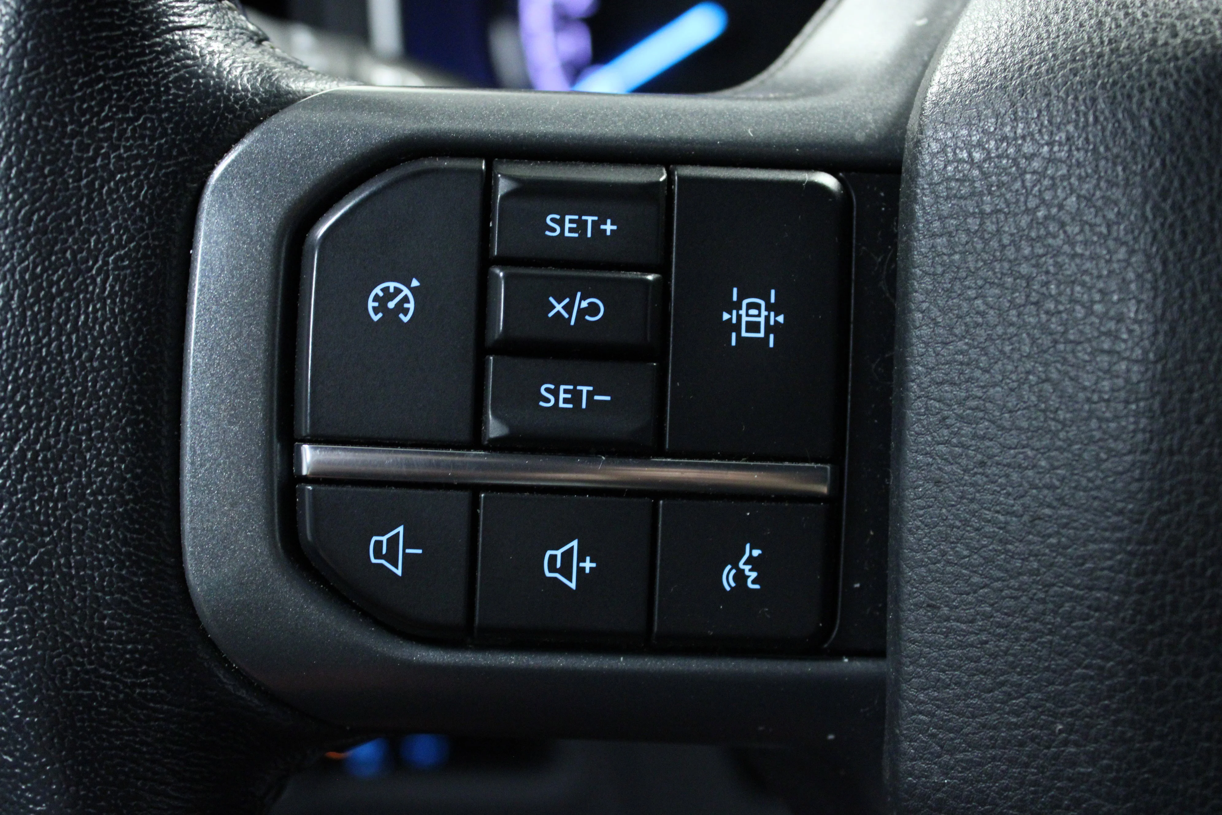 Used 2022 Agate Black Metallic Ford XLT image 20