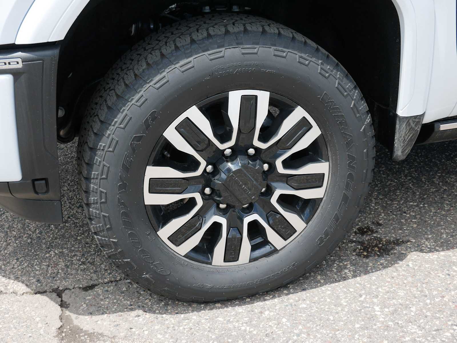 2026 GMC Sierra 3500HD Denali Ultimate - Photo 9
