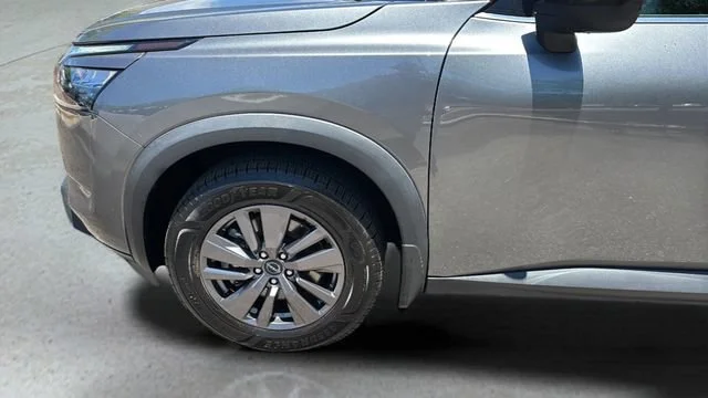 Used 2023 Gray Nissan S image 31