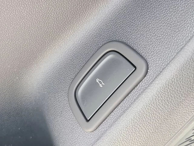 New 2026 Summit White Chevrolet LT image 17