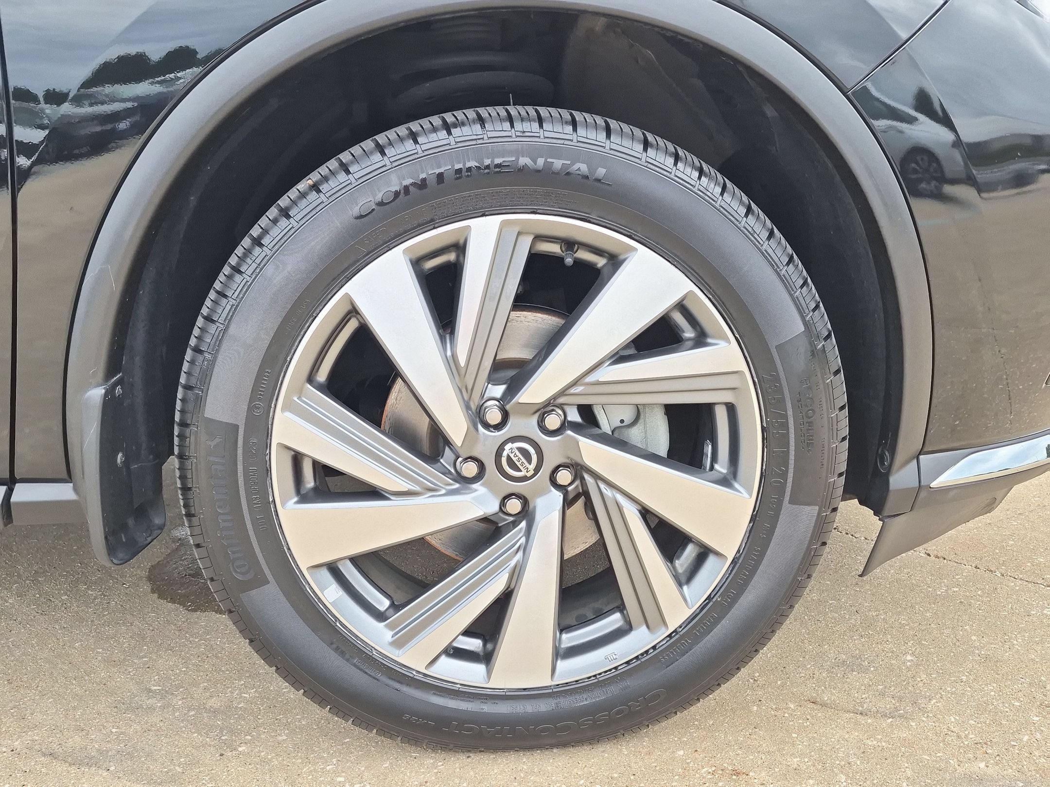 Used 2020 Super Black Metallic Nissan SL AWD image 35