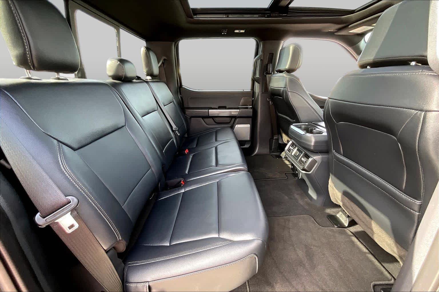 Used 2023 Agate Black Metallic Ford XLT image 18