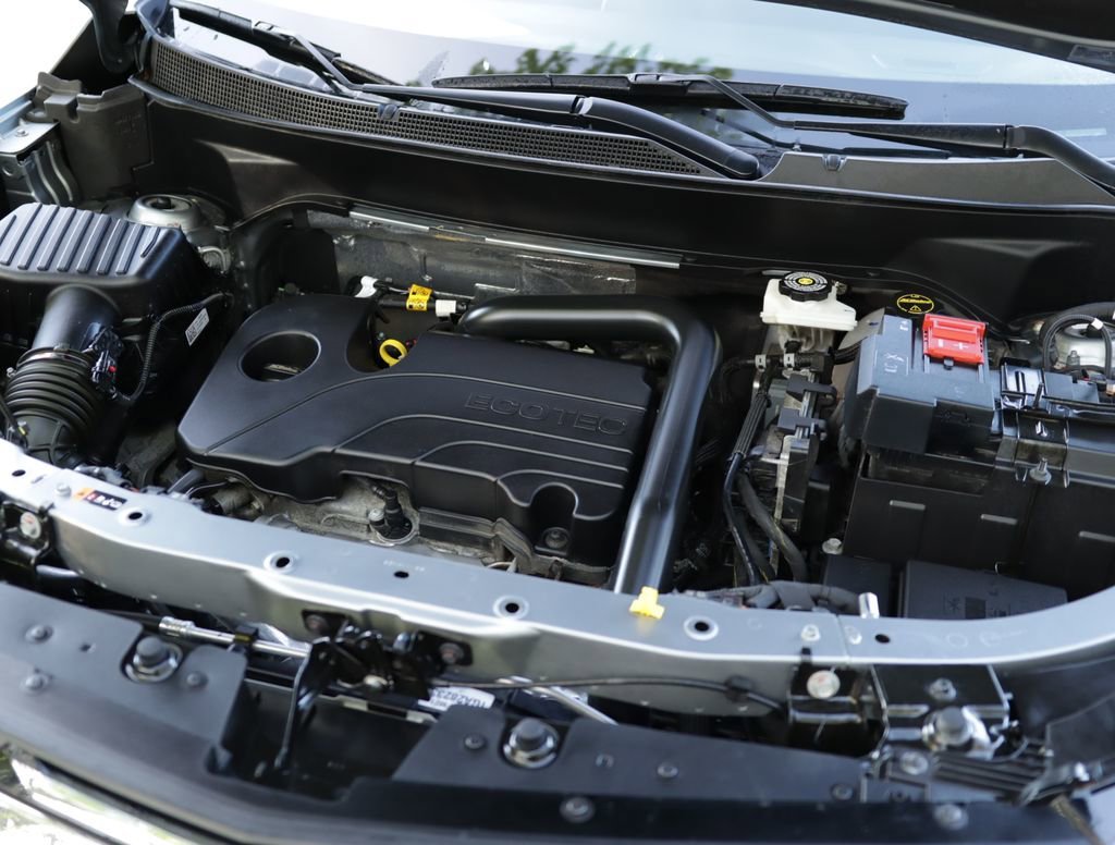 Used 2025 Sterling Gray Metallic Chevrolet LT image 30