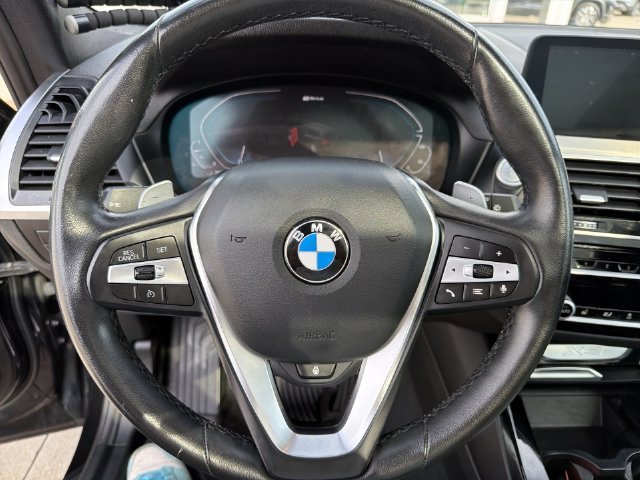 Used 2021  BMW xDrive30e image 23