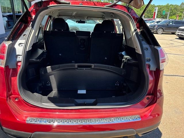 Used 2016 Cayenne Red Nissan S image 9