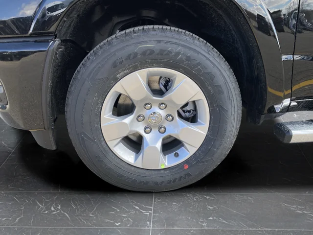 New 2025 Diamond Black Crystal Pearl-Coat Exterior Paint RAM Big Horn/Lone Star image 22