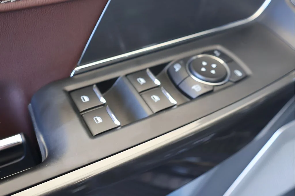 Used 2021 Black Ford Lariat image 10
