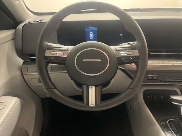Used 2025 Black Hyundai SEL image 16