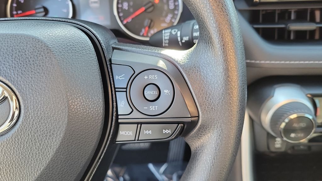 Used 2021 White Toyota XLE image 21