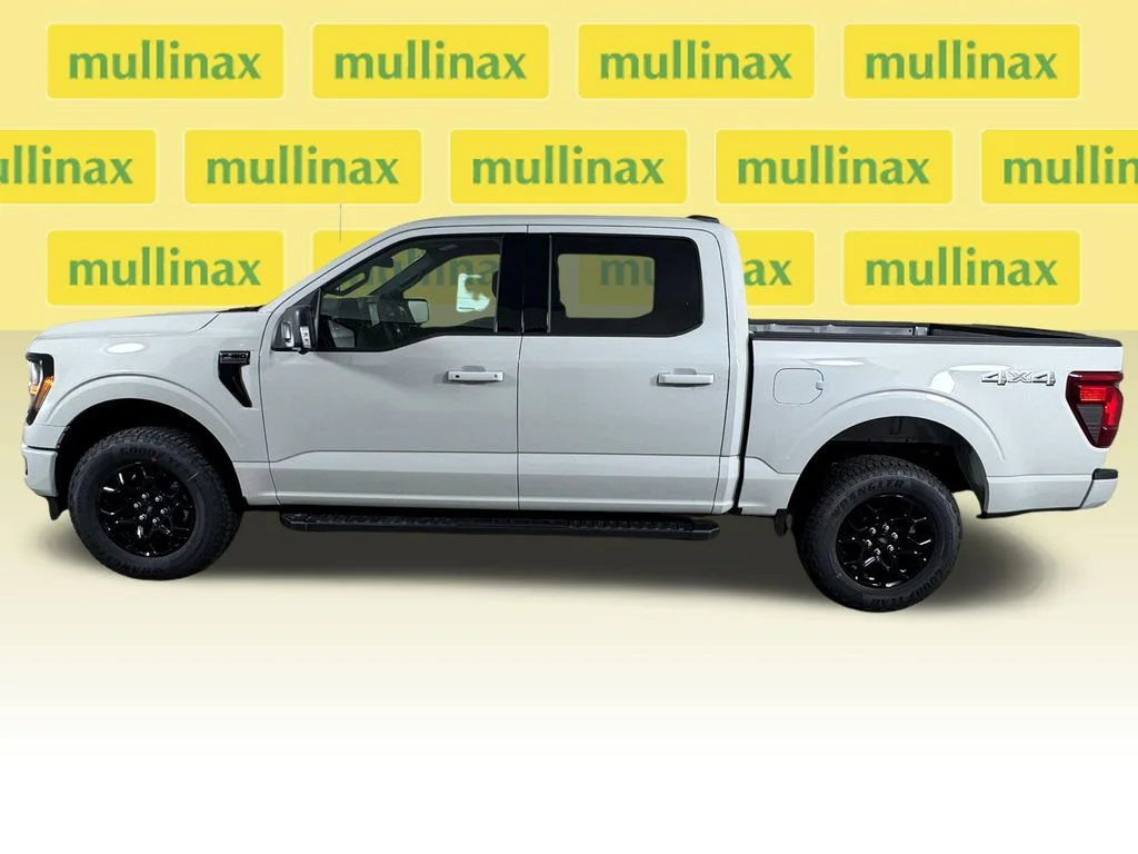 New 2026 White Ford XLT image 2
