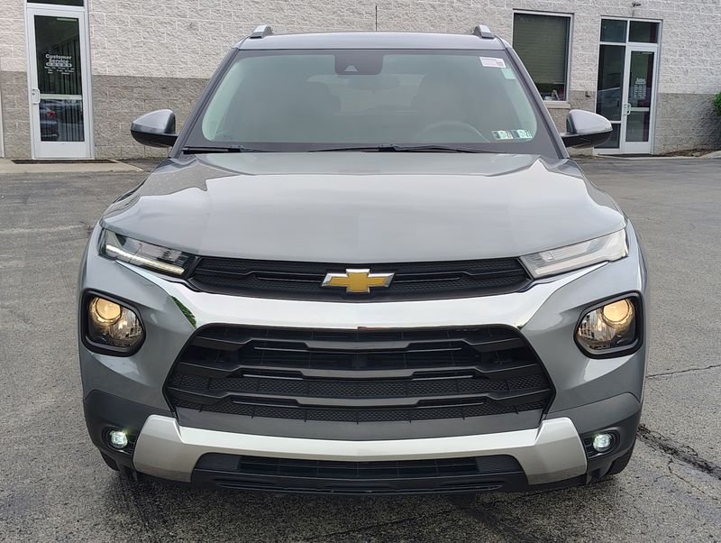 Used 2023 Gray Chevrolet LT image 3