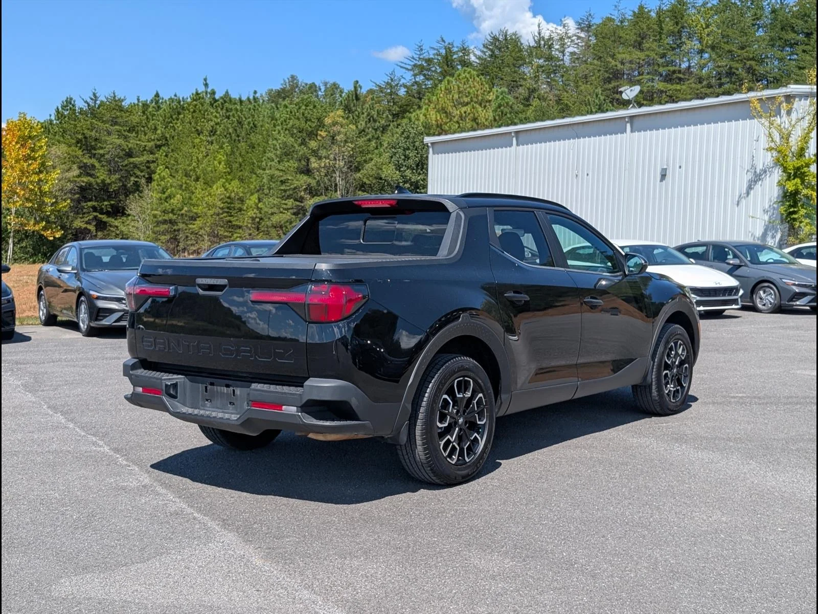 Used 2022 Black Hyundai SEL image 6
