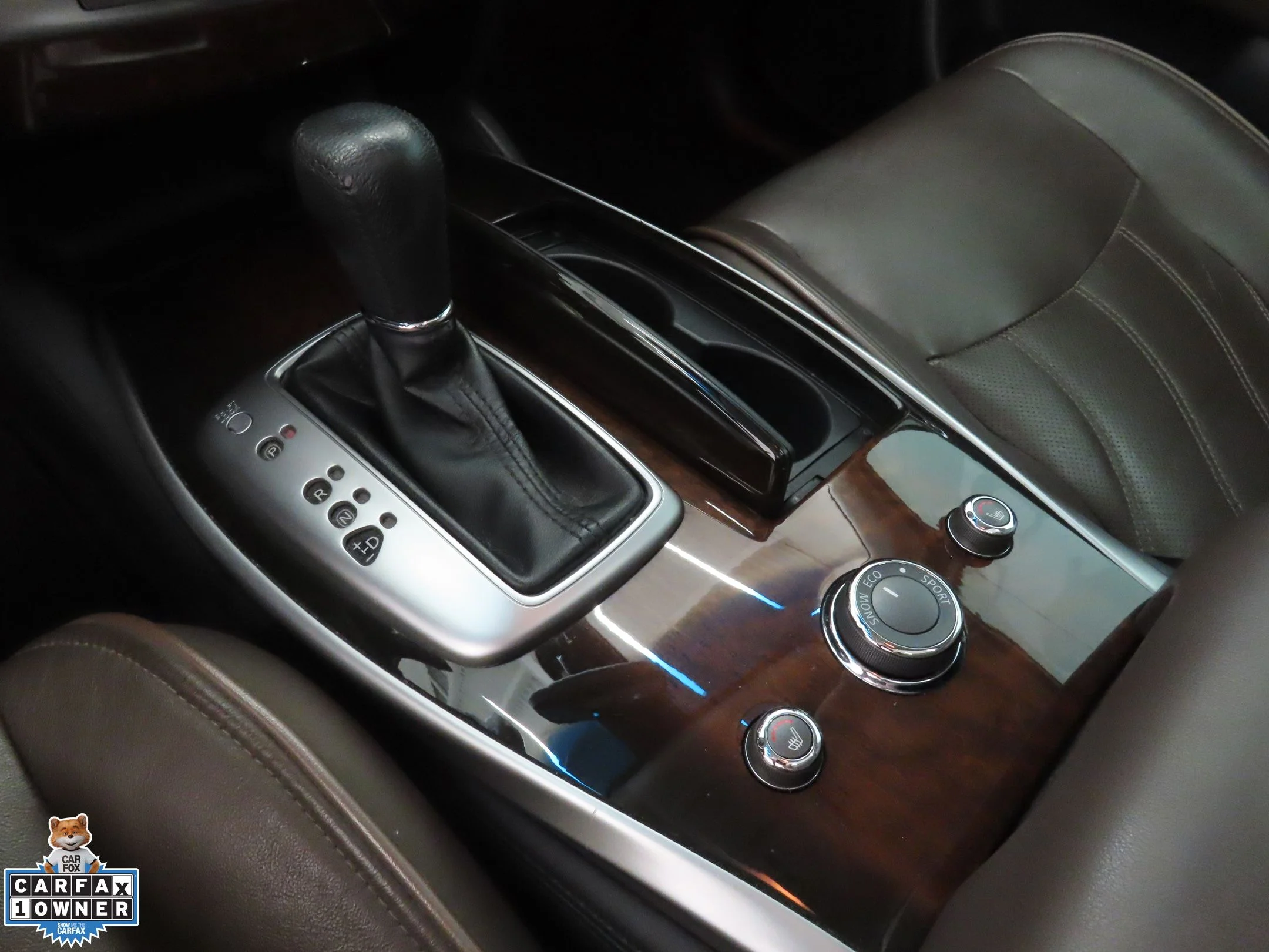 Used 2014 Black INFINITI Base image 16