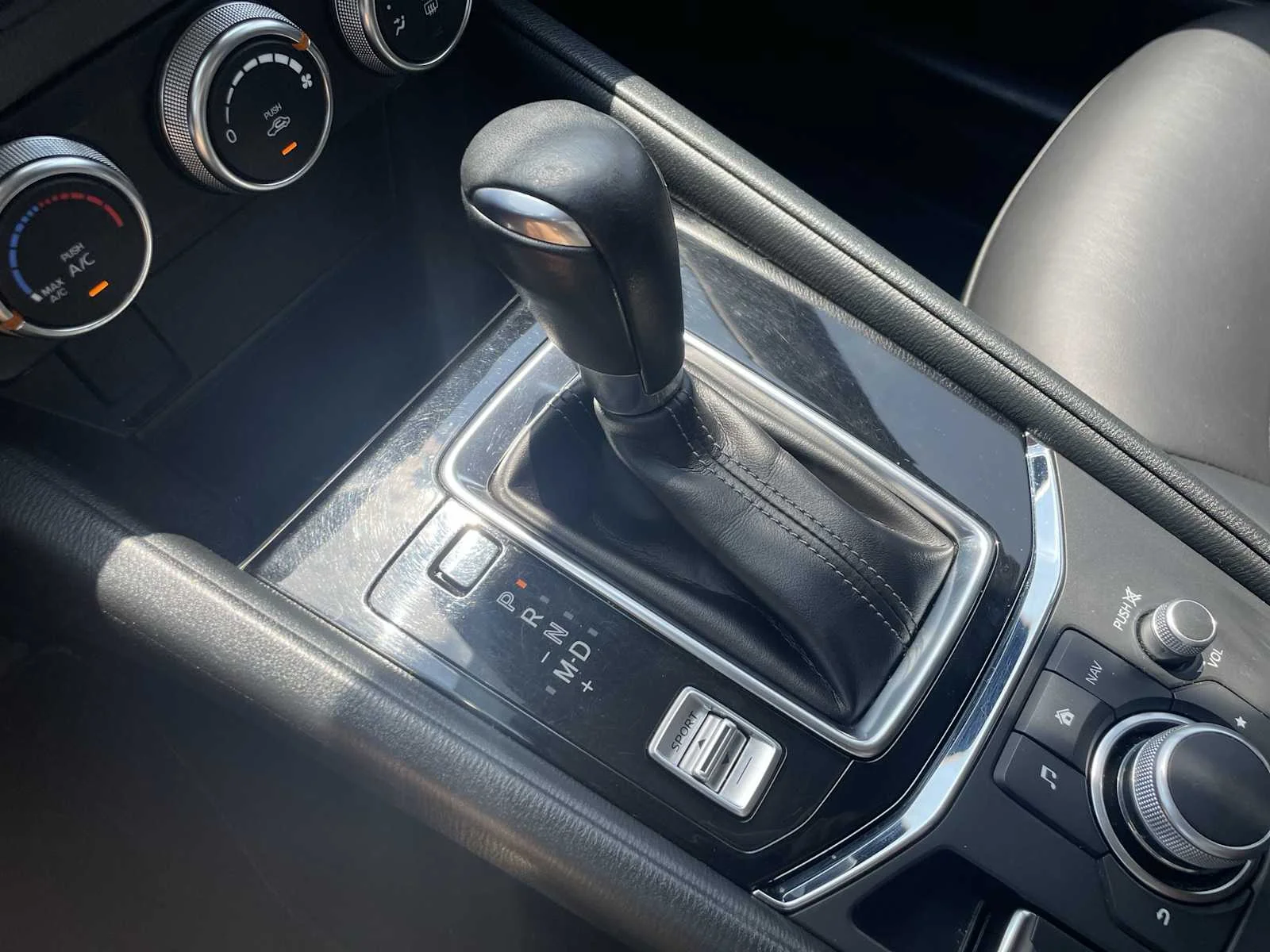 Used 2019  Mazda Touring image 16