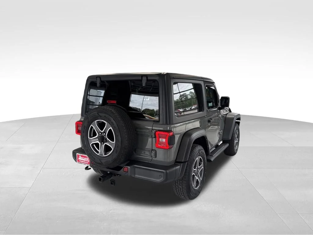 Used 2022 Gray Jeep Sport S image 5