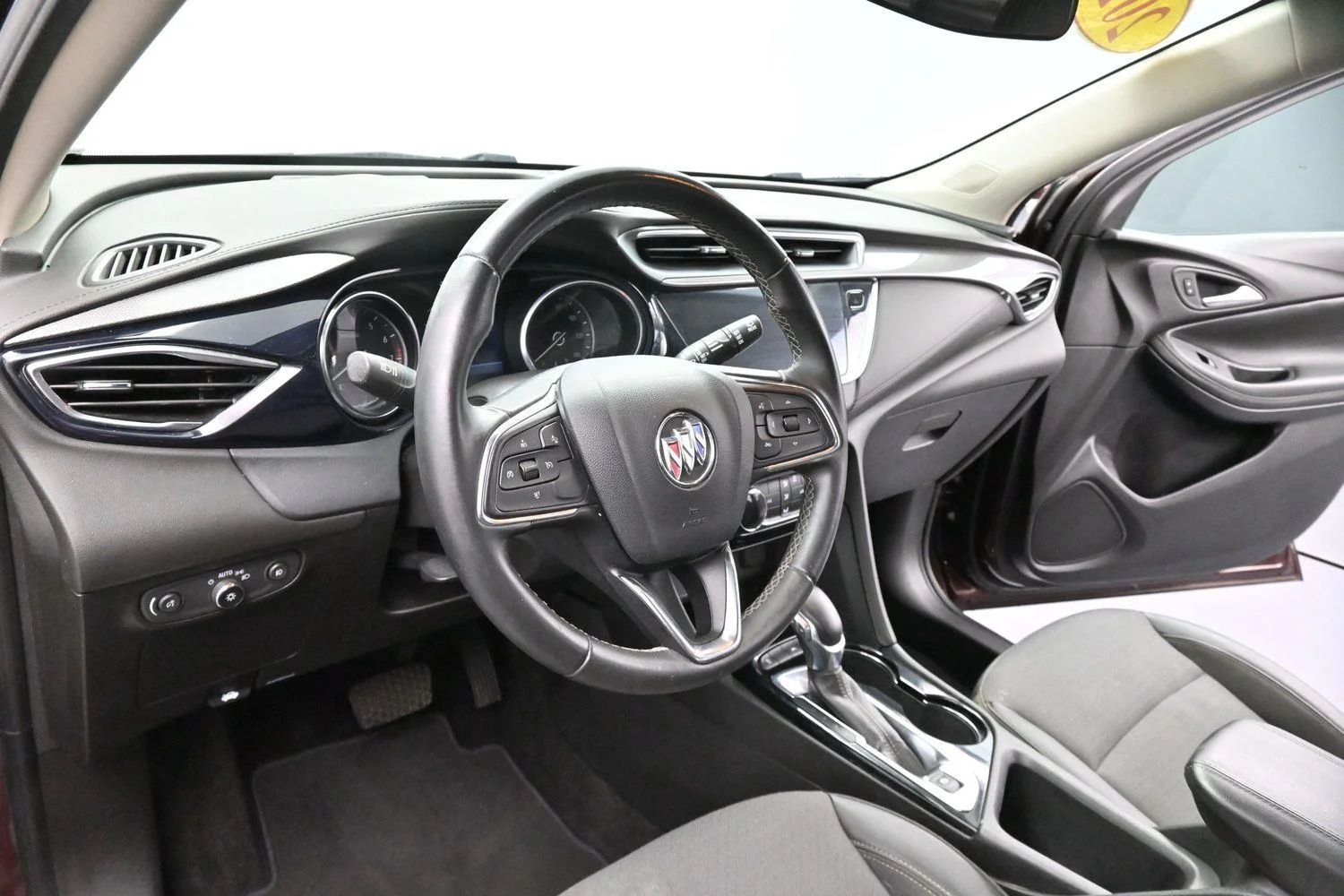 Used 2023 Rosewood Metallic Buick Preferred image 16