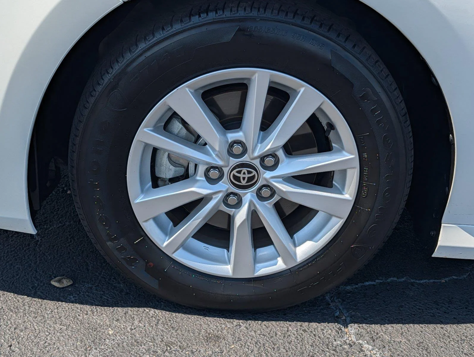 Used 2025 Ice Cap Toyota LE image 9