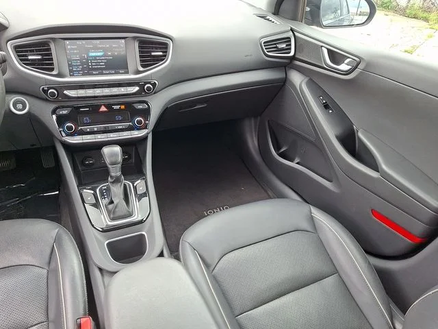 Used 2018 Black Hyundai Limited image 16