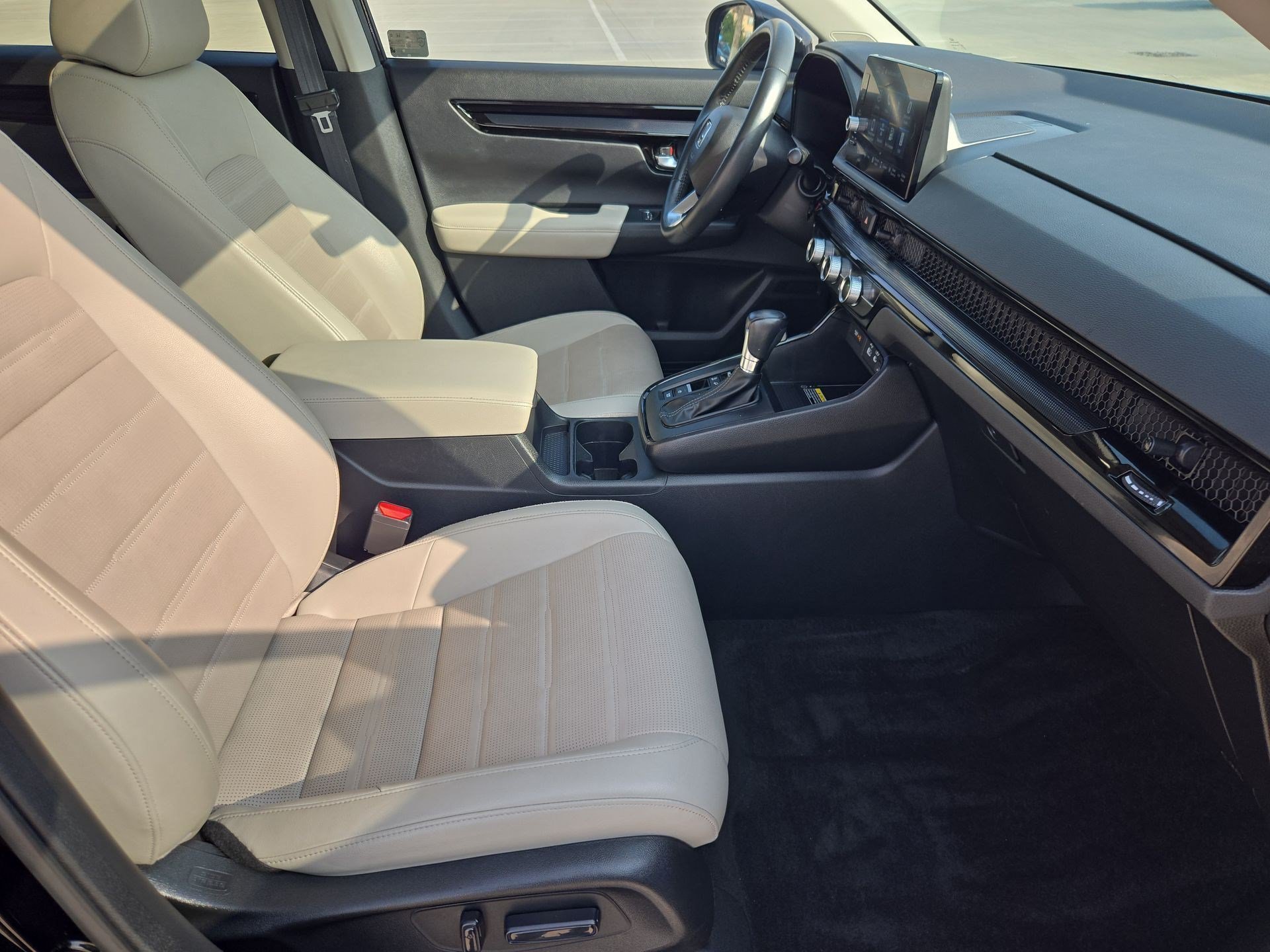 Used 2024 Black Honda EX-L image 30