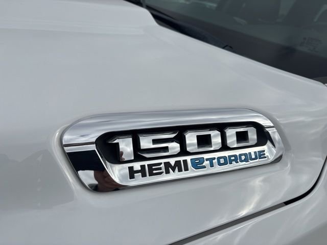 Used 2022 White Ram Laramie image 11