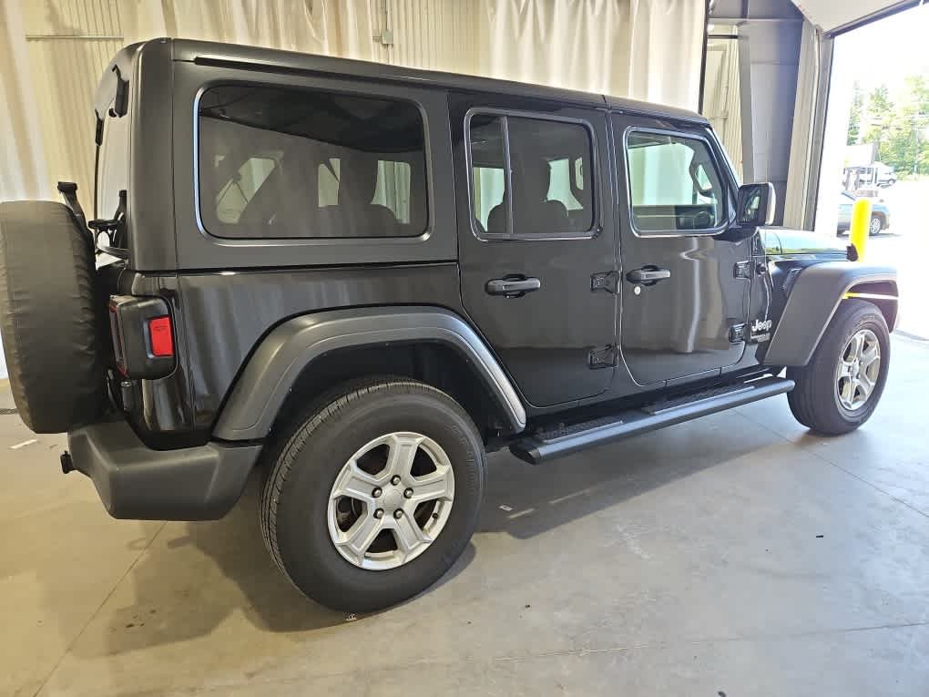 Used 2018 Black Clearcoat Jeep Sport S image 4