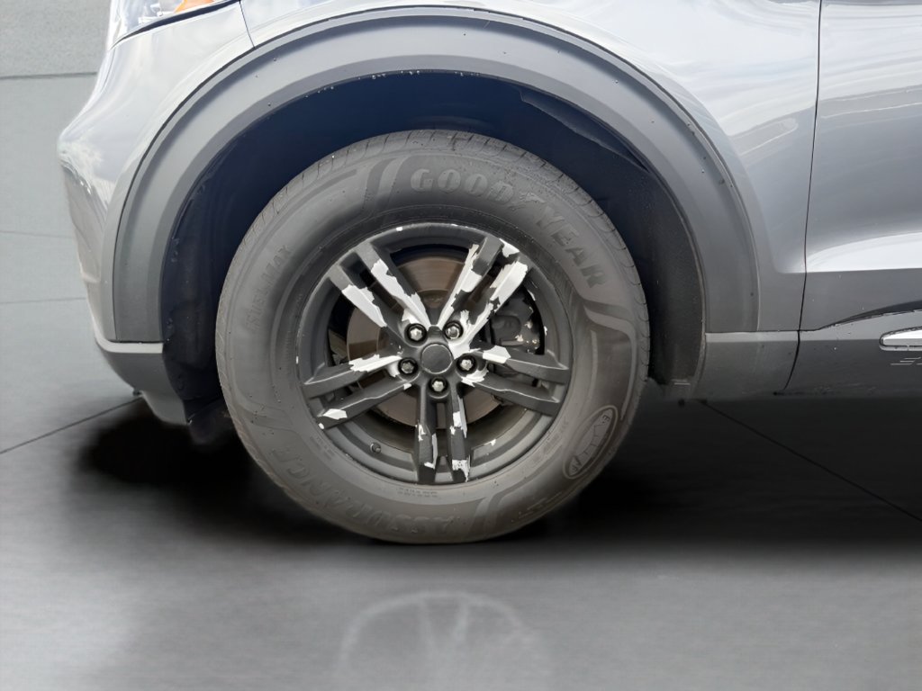 Used 2023 Gray Metallic Ford XLT image 26