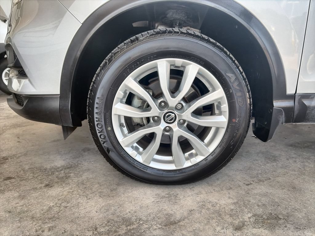 Used 2020 Silver Nissan S FWD Xtronic CVT image 34