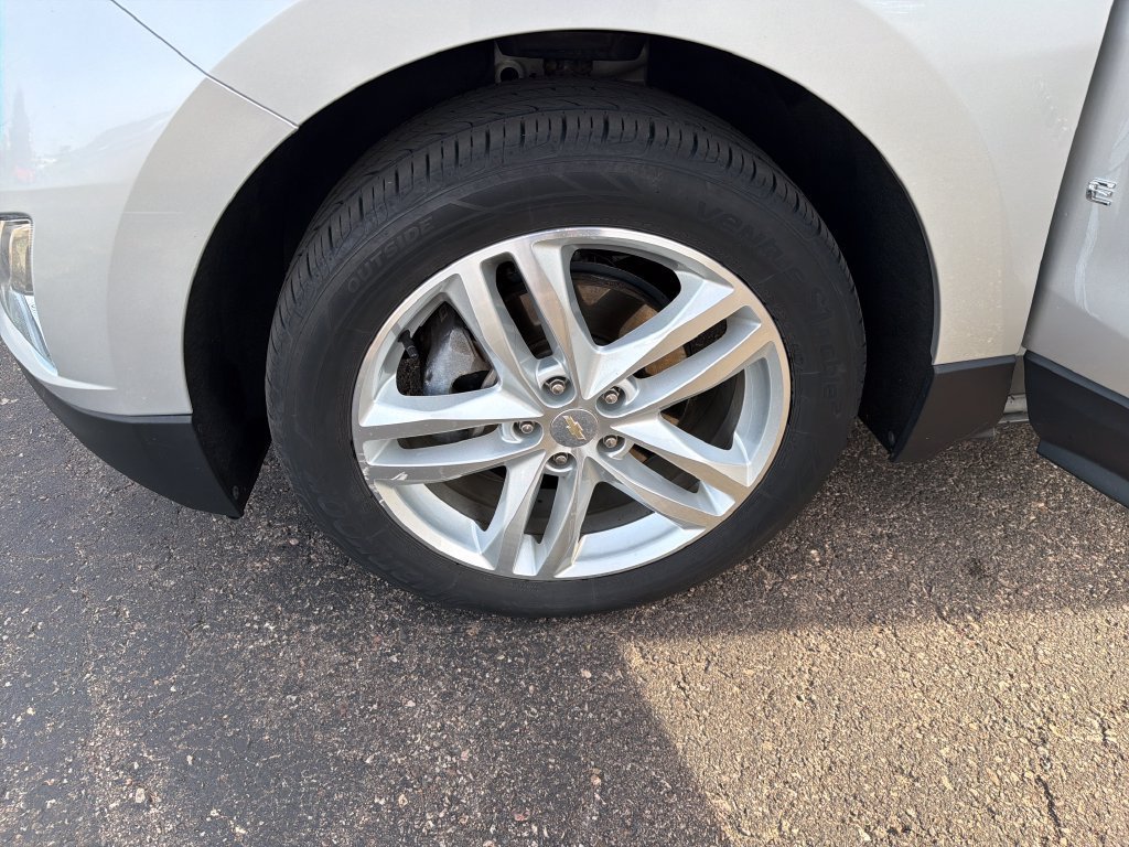 Certified Used 2020 SILVER ICE METALLIC Chevrolet Premier image 26