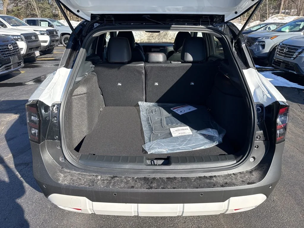 New 2026 Aspen White TriCoat / Super Black Two-tone Nissan SR image 13
