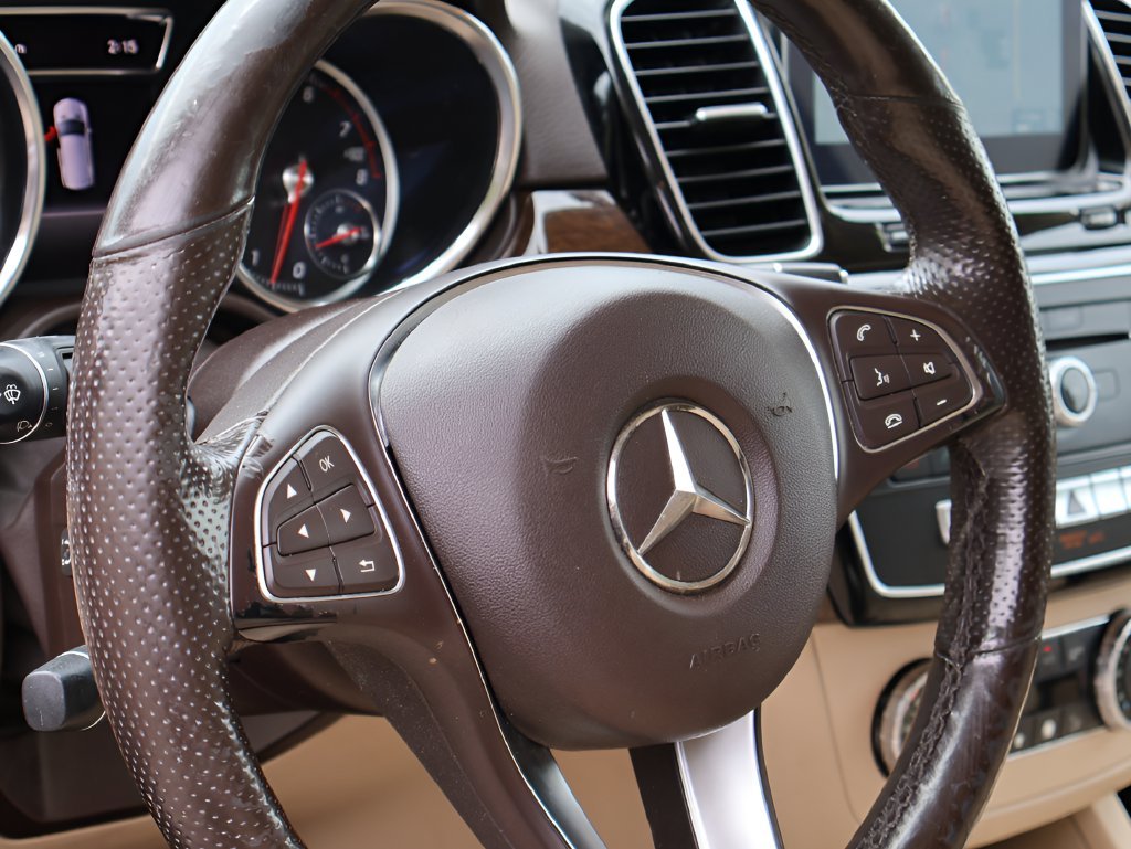 Used 2018 Brilliant Blue Metallic Mercedes-Benz GLE 350 image 20