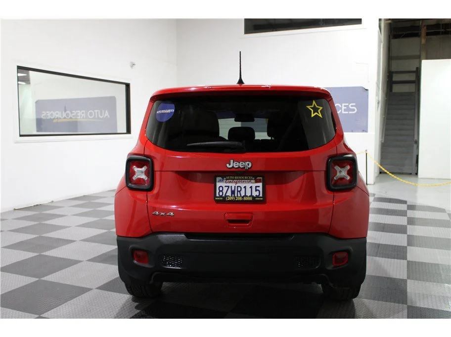 Used 2021 Colorado Red Clearcoat Jeep Jeepster image 5