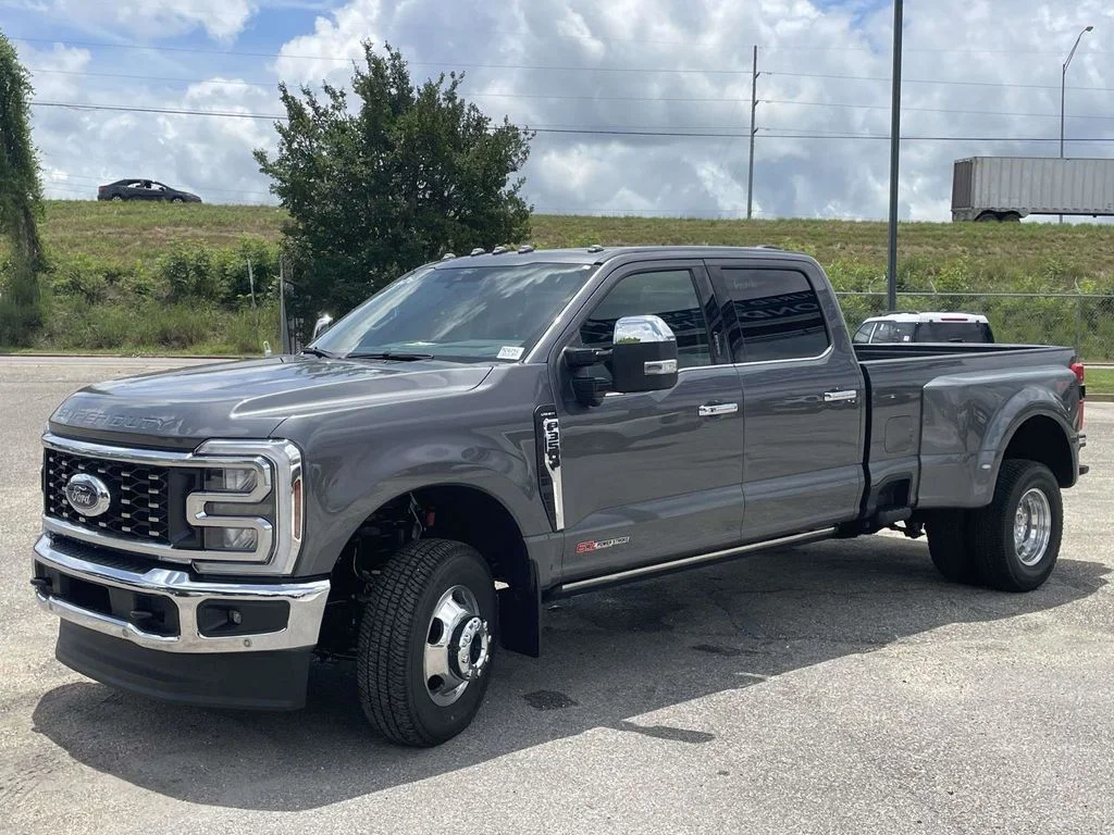 New 2026 Carbonized Gray Metallic Ford F-350® Lariat® image 7