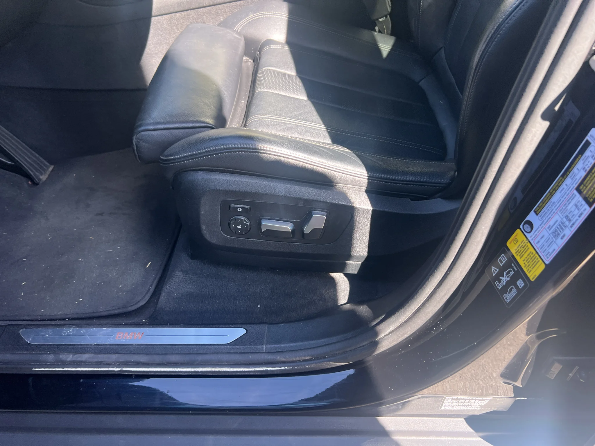 Used 2019 Jet Black BMW xDrive40i image 9