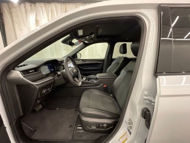 New 2026 Bright White Clear-Coat Exterior Paint Jeep Altitude image 10