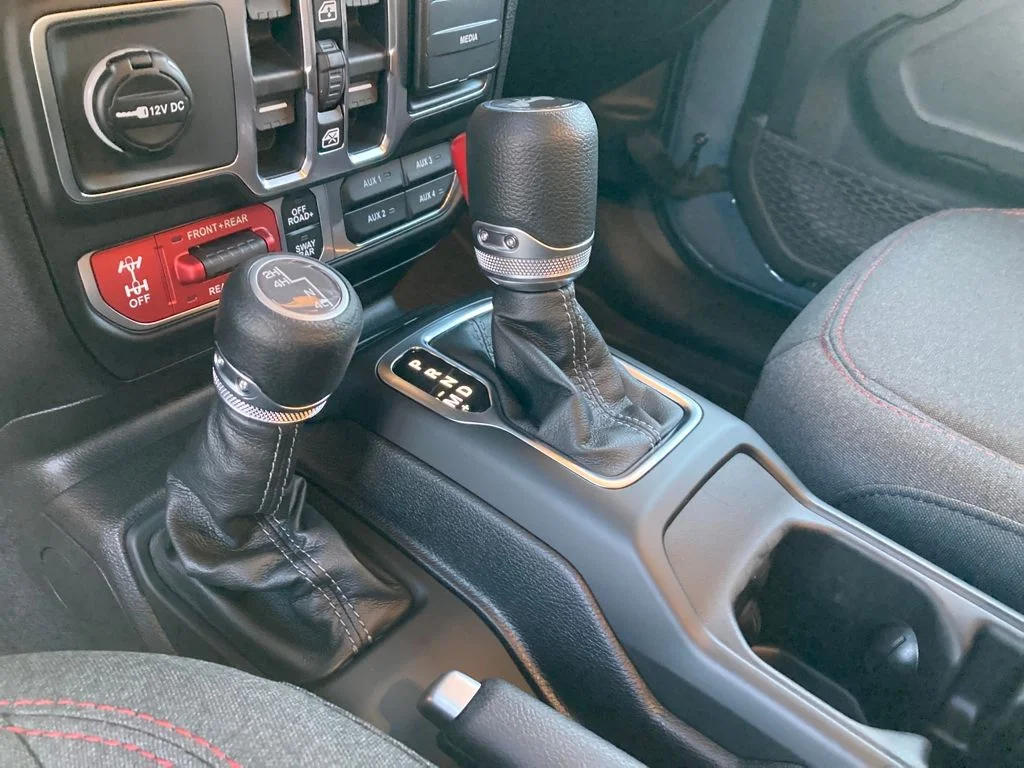 New 2026 Anvil Clear-Coat Exterior Paint Jeep Rubicon image 23