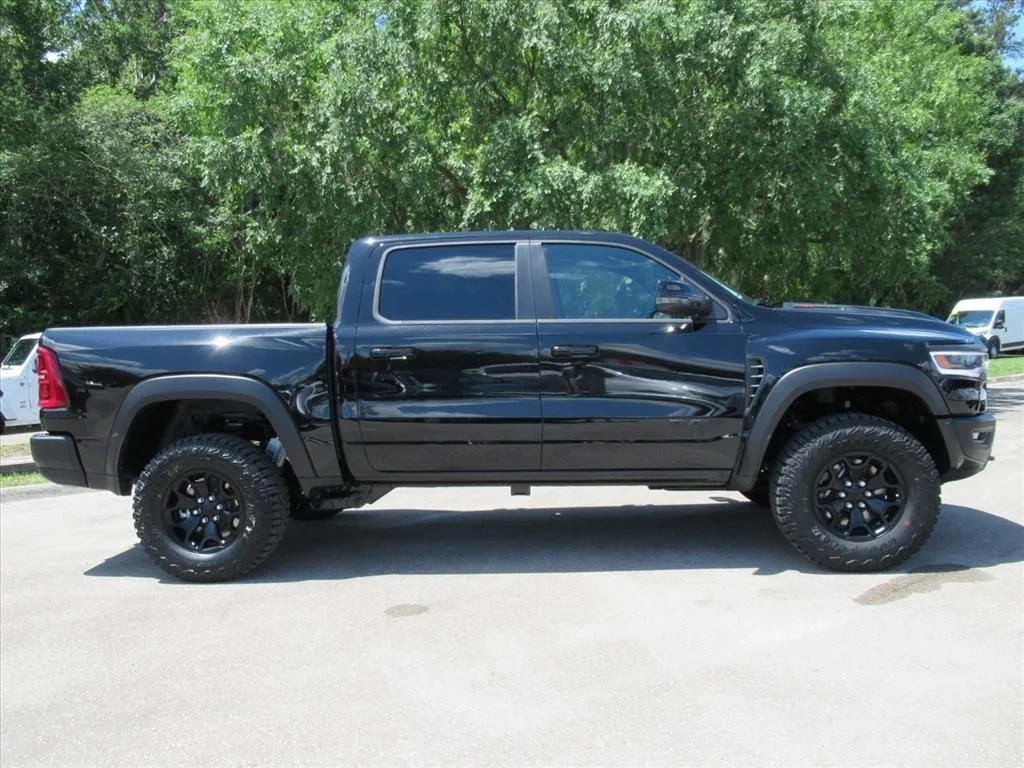 New 2026 Diamond Black Crystal Pearl-Coat Exterior Paint RAM RHO image 2
