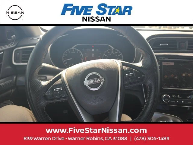 Used 2023 Silver Nissan Platinum image 19