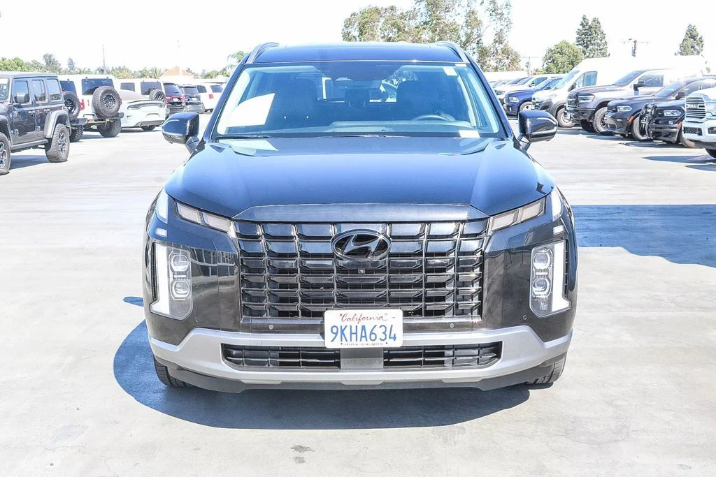 Used 2024 Black Hyundai SEL image 3