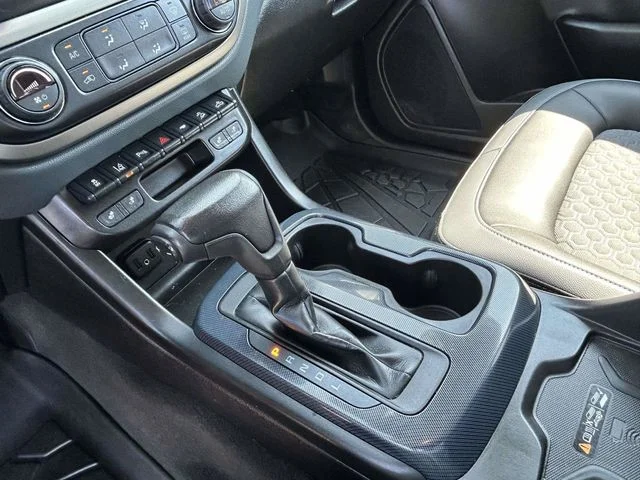 Used 2021 Summit White Chevrolet Z71 image 21