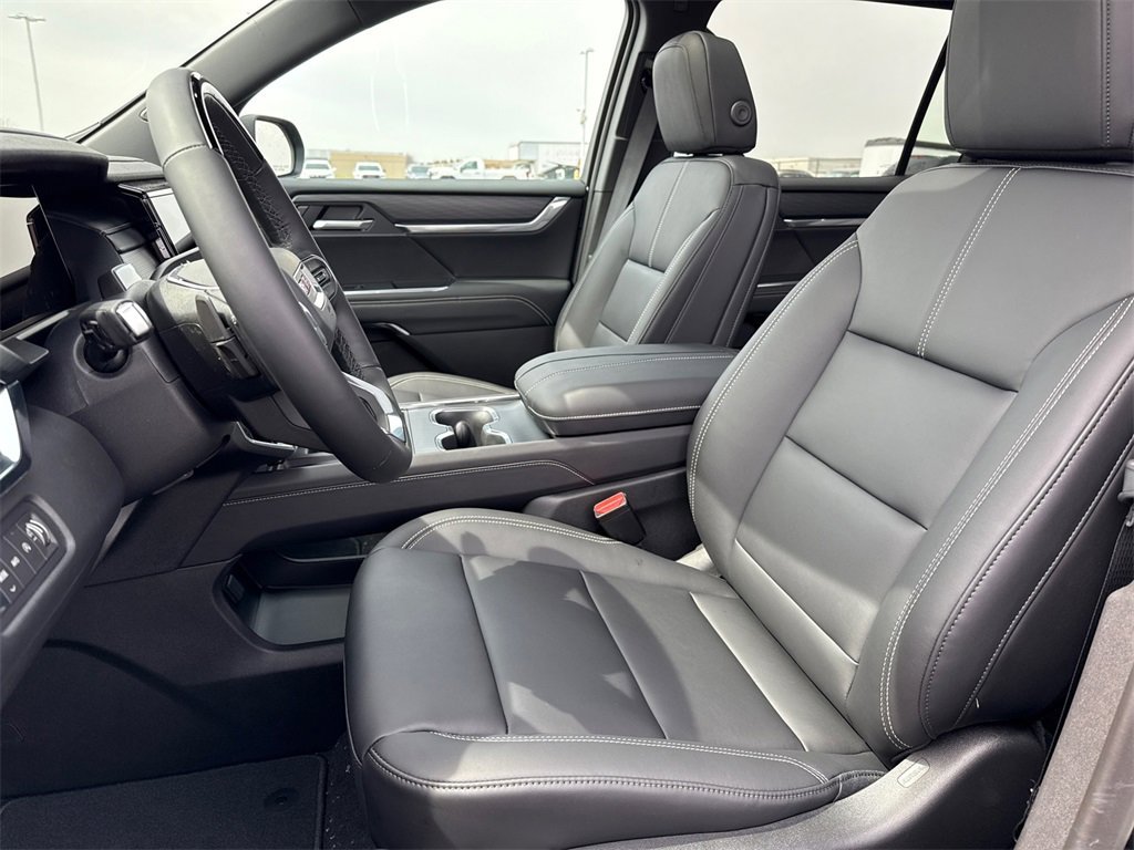 2025 GMC ACADIA - Image 15