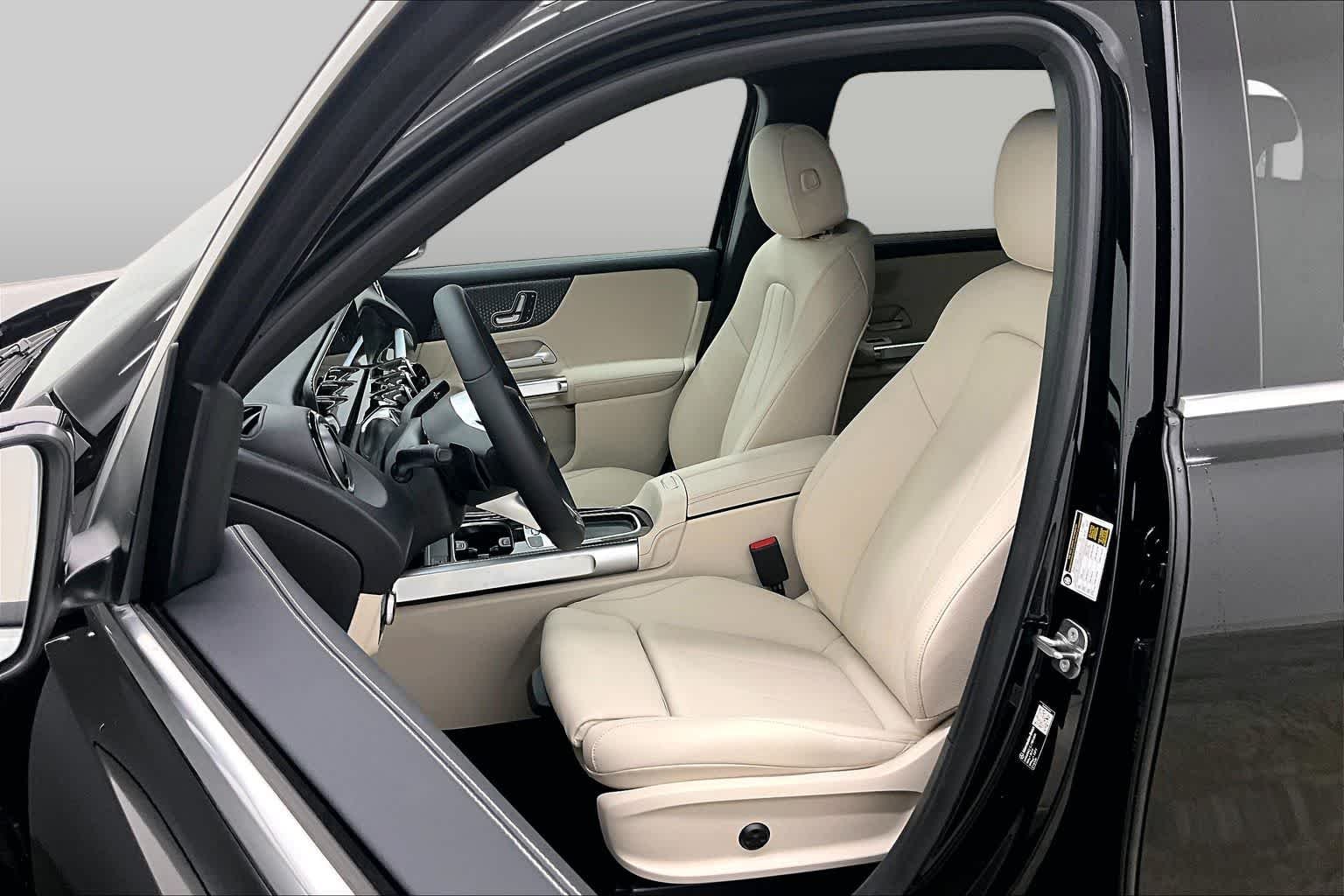 New 2026 Night Black Mercedes-Benz GLB 250 image 9