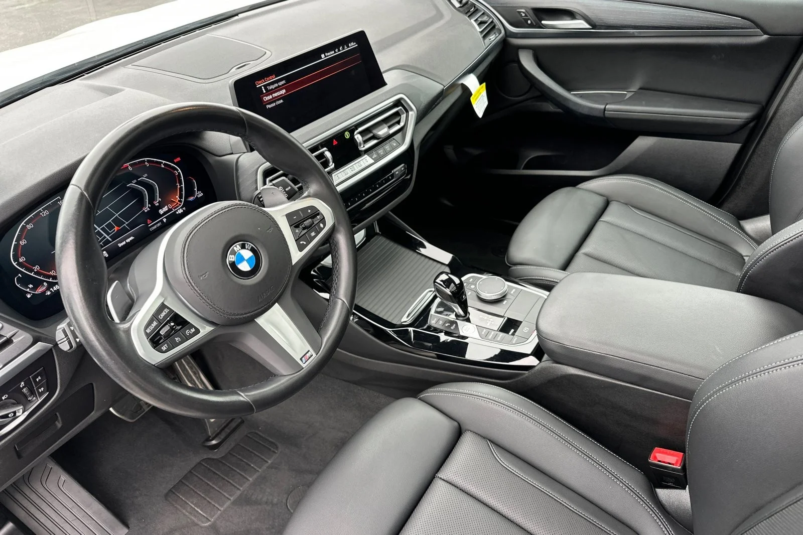 Used 2024 Alpine White BMW sDrive30i image 9