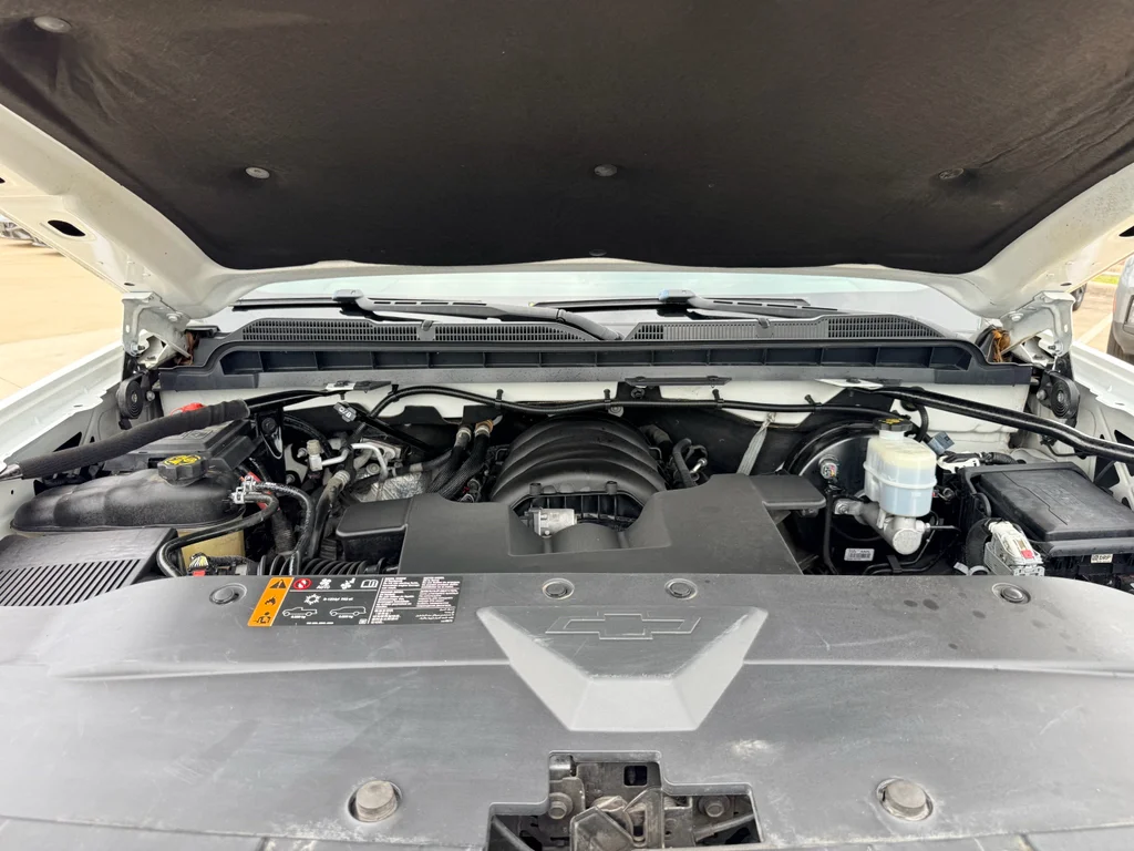 Used 2018 Summit White Chevrolet LT image 29