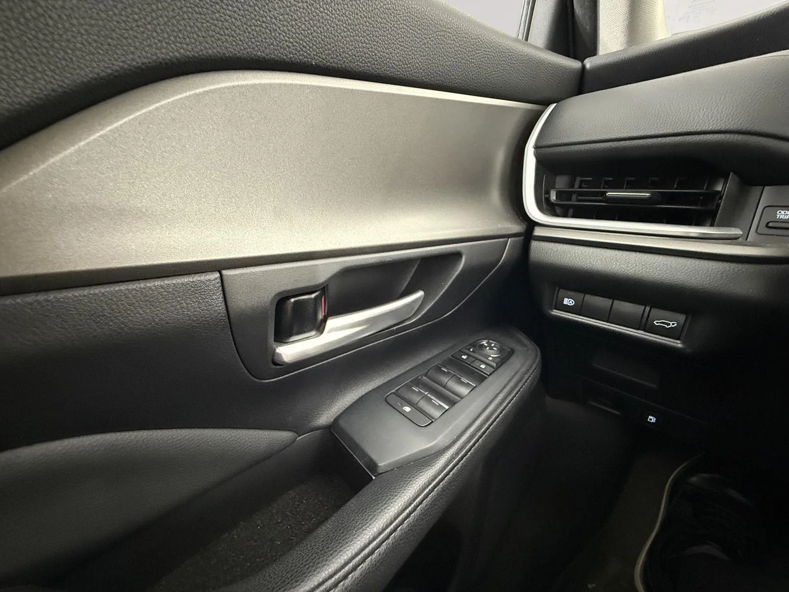 Used 2024 Coastal Cream Toyota XLE image 20