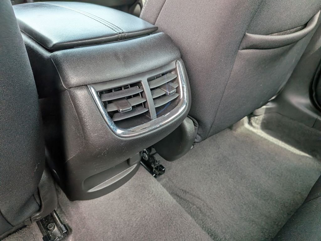 Used 2025 White Chevrolet LT image 35