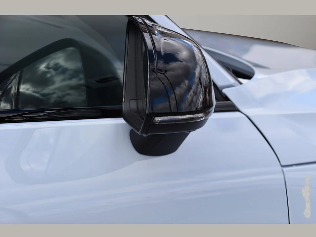 Used 2026 Cloud Blue Volvo Plus image 30