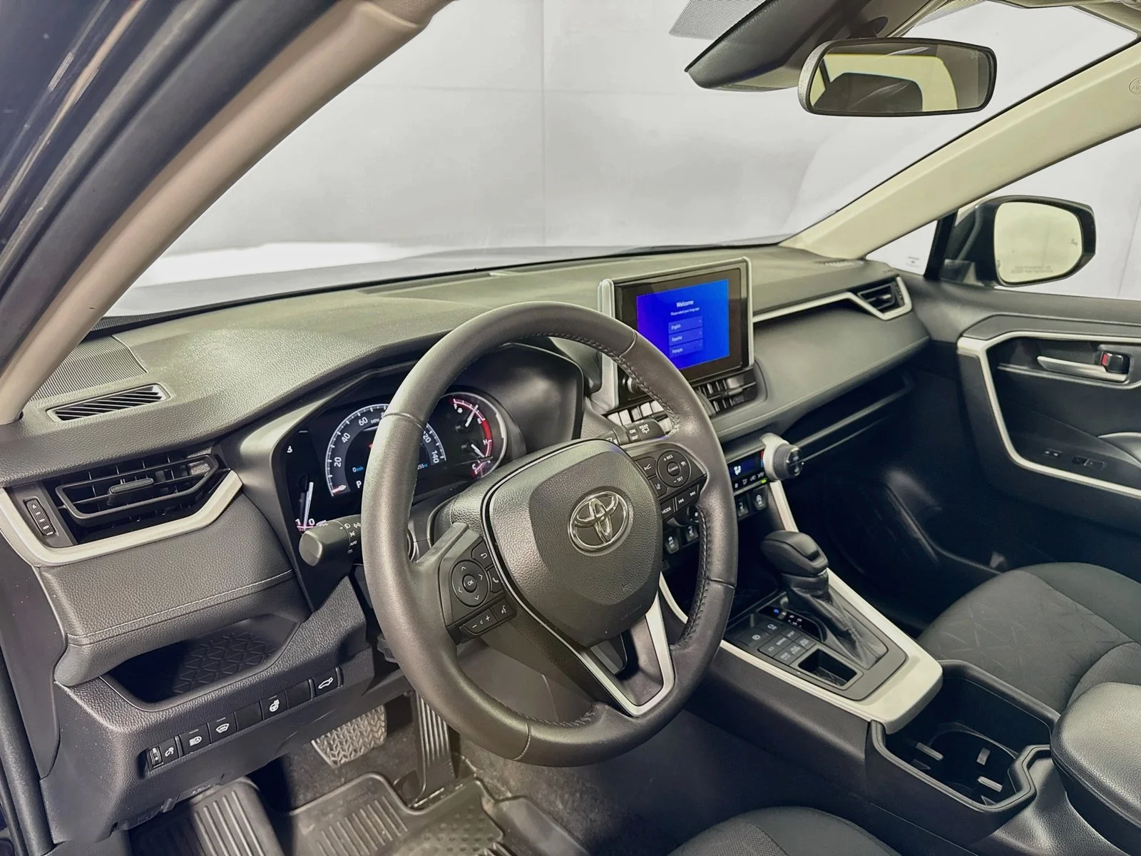 Certified Used 2024  Toyota XLE image 9